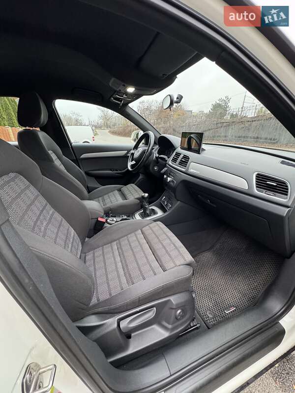 Позашляховик / Кросовер Audi Q3 2012 в Дніпрі фото 11 Позашляховик / Кросовер Audi Q3 2012 в Дніпрі