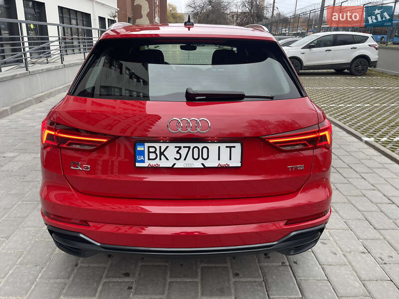 Внедорожник / Кроссовер Audi Q3 2020 в Ровно