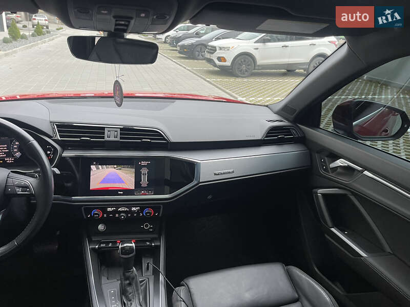 Внедорожник / Кроссовер Audi Q3 2020 в Ровно