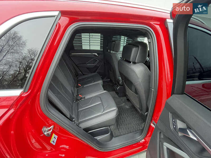 Внедорожник / Кроссовер Audi Q3 2020 в Ровно