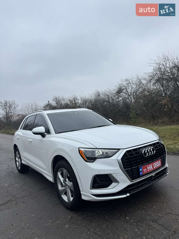 Позашляховик / Кросовер Audi Q3 2020 в Полтаві