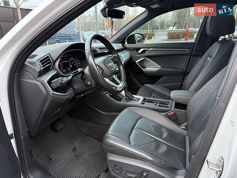 Позашляховик / Кросовер Audi Q3 2021 в Києві фото 13 Позашляховик / Кросовер Audi Q3 2021 в Києві