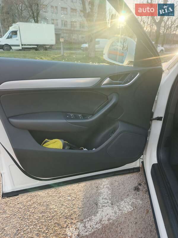 Позашляховик / Кросовер Audi Q3 2015 в Львові