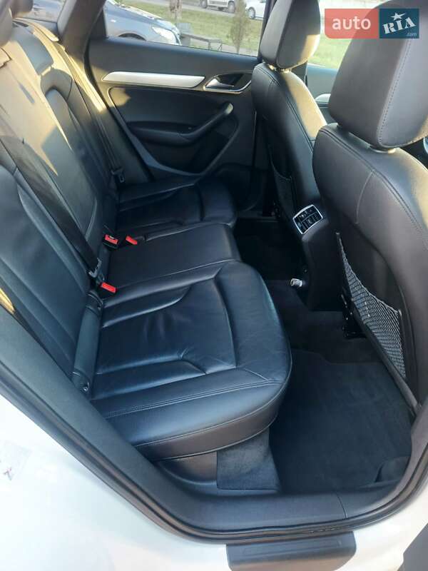 Позашляховик / Кросовер Audi Q3 2015 в Львові