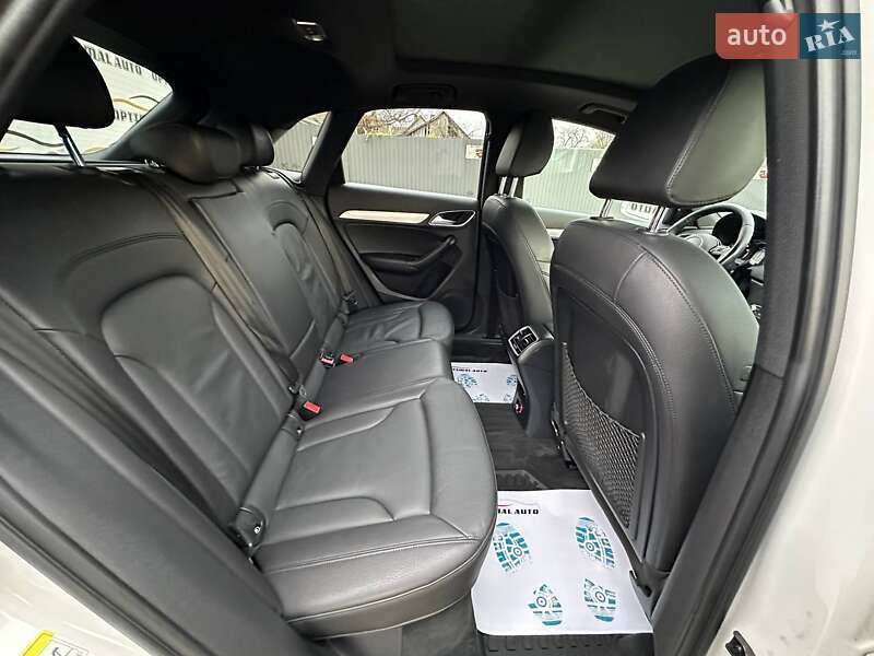 Внедорожник / Кроссовер Audi Q3 2015 в Львове