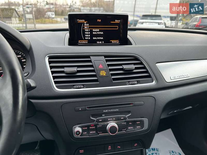 Внедорожник / Кроссовер Audi Q3 2015 в Львове