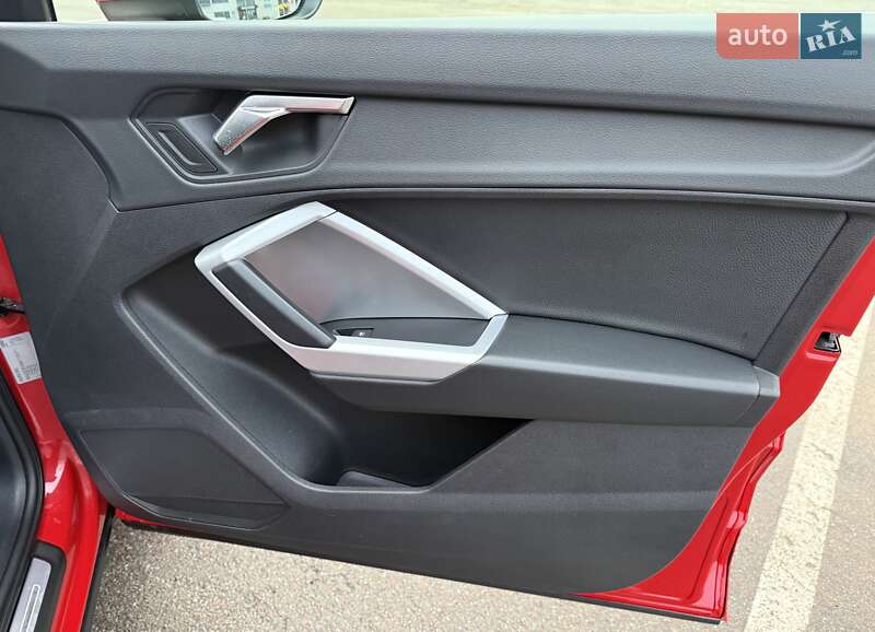 Внедорожник / Кроссовер Audi Q3 2021 в Киеве фото 45 Внедорожник / Кроссовер Audi Q3 2021 в Киеве