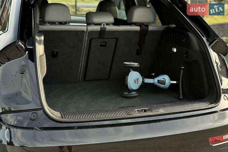 Внедорожник / Кроссовер Audi Q3 2017 в Львове