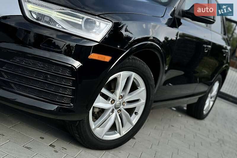Внедорожник / Кроссовер Audi Q3 2017 в Львове