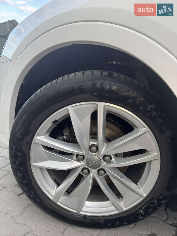 Внедорожник / Кроссовер Audi Q3 2018 в Владимире