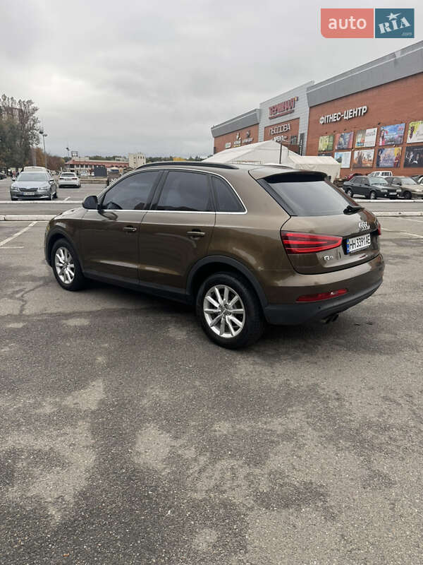 Внедорожник / Кроссовер Audi Q3 2014 в Киеве