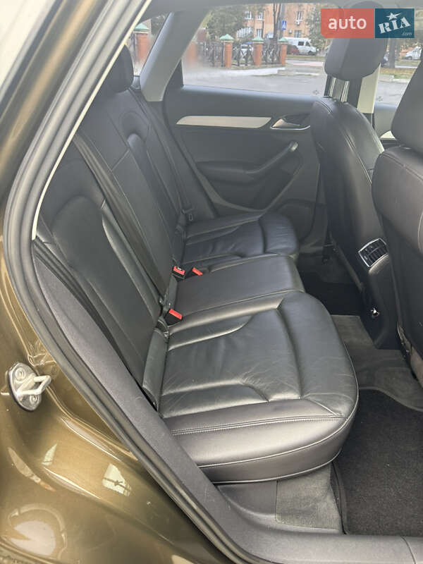 Внедорожник / Кроссовер Audi Q3 2014 в Киеве