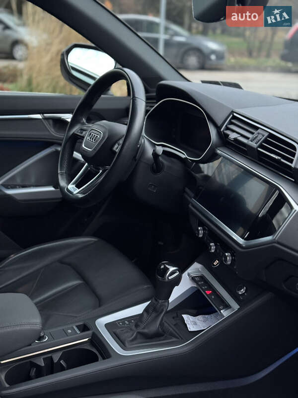 Позашляховик / Кросовер Audi Q3 2020 в Львові