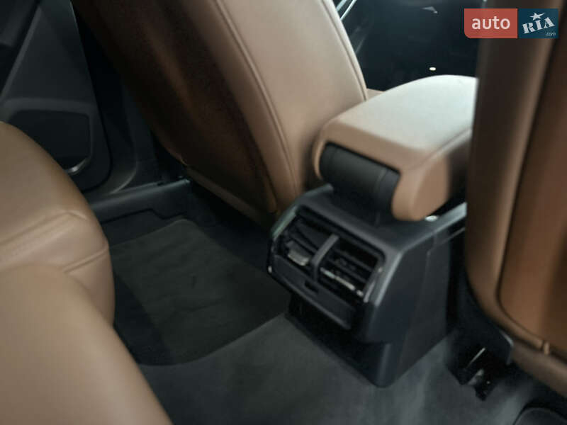 Внедорожник / Кроссовер Audi Q3 2020 в Киеве