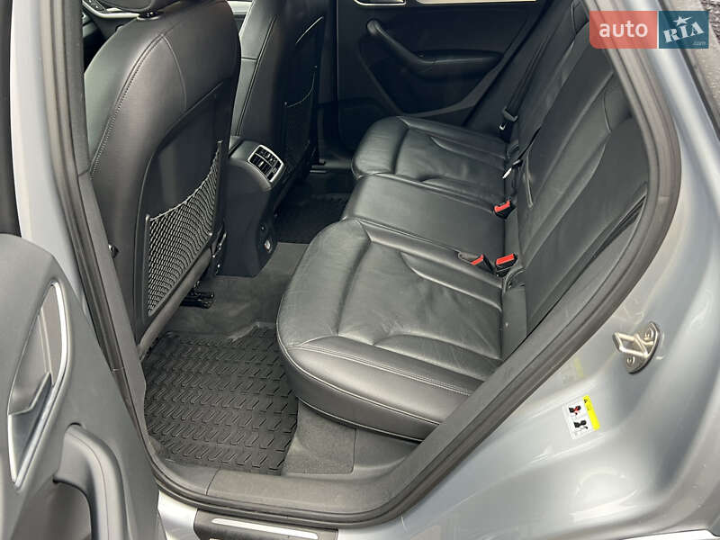 Внедорожник / Кроссовер Audi Q3 2017 в Киеве