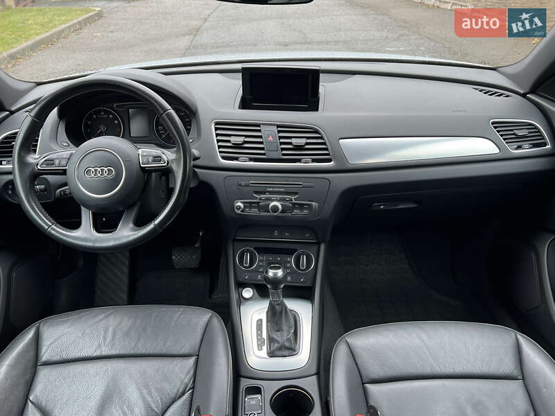 Внедорожник / Кроссовер Audi Q3 2017 в Киеве