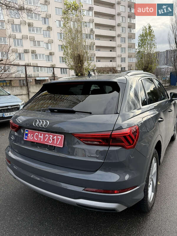 Позашляховик / Кросовер Audi Q3 2019 в Києві