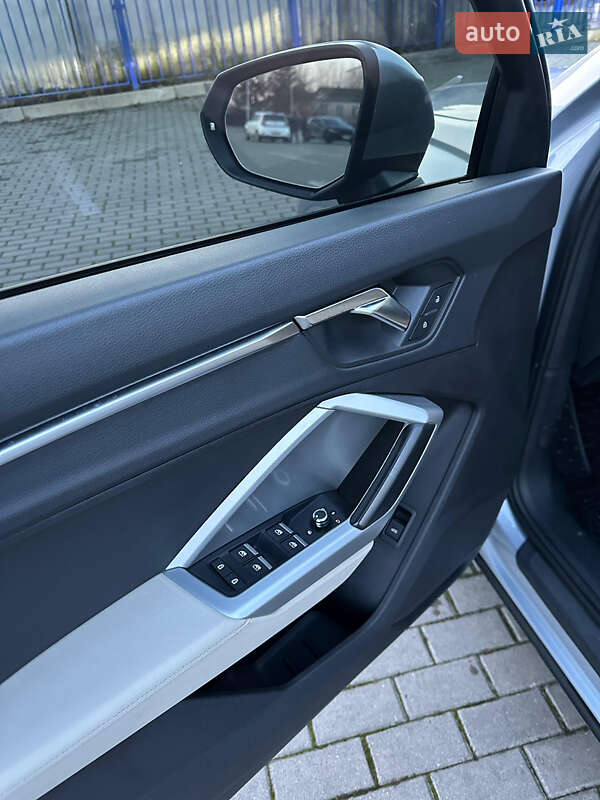 Внедорожник / Кроссовер Audi Q3 2020 в Тернополе