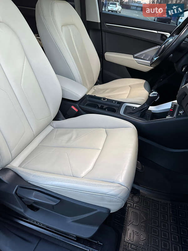 Внедорожник / Кроссовер Audi Q3 2020 в Тернополе