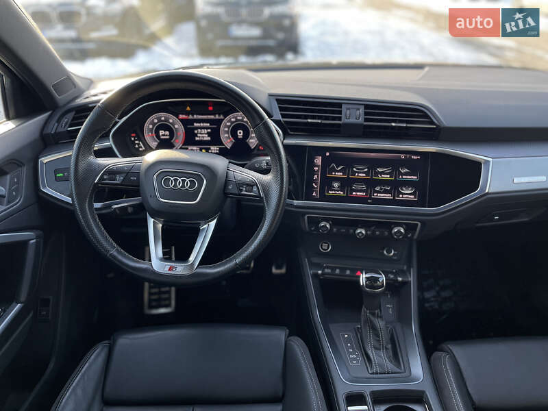 Позашляховик / Кросовер Audi Q3 2021 в Львові