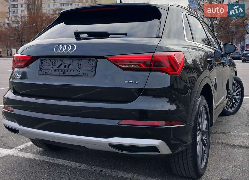 Внедорожник / Кроссовер Audi Q3 2021 в Киеве