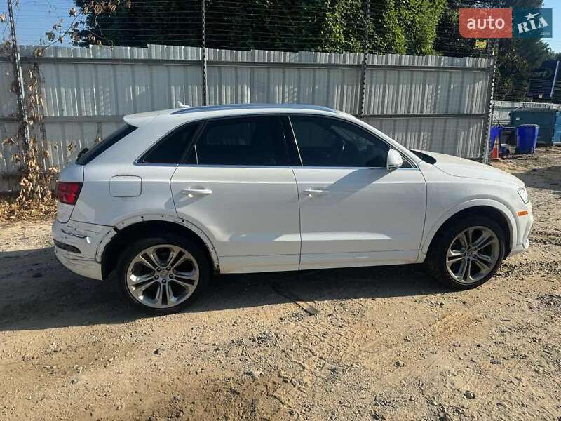 Внедорожник / Кроссовер Audi Q3 2016 в Киеве