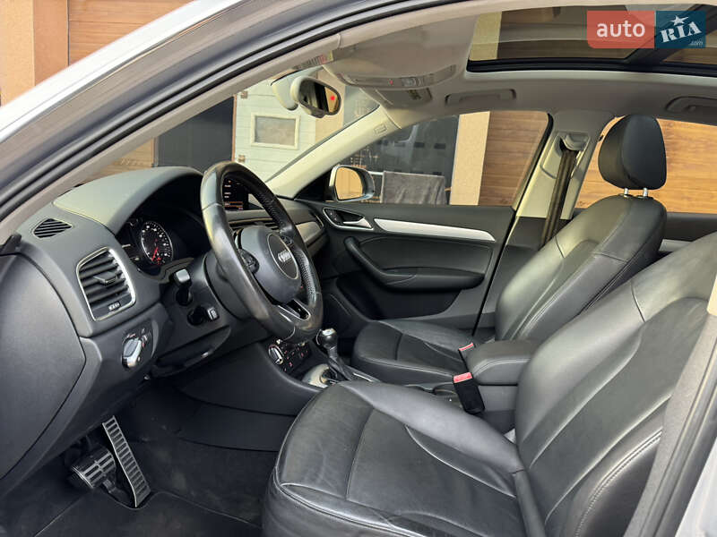 Внедорожник / Кроссовер Audi Q3 2015 в Ужгороде