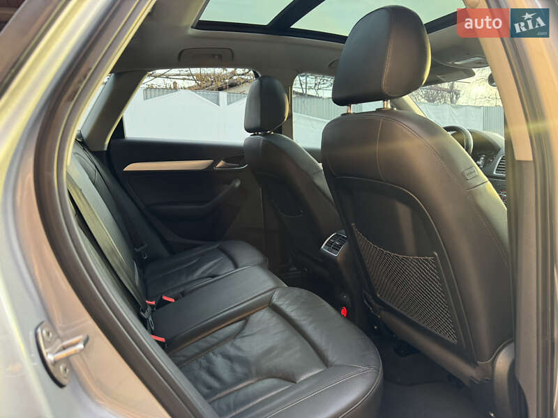 Внедорожник / Кроссовер Audi Q3 2015 в Ужгороде