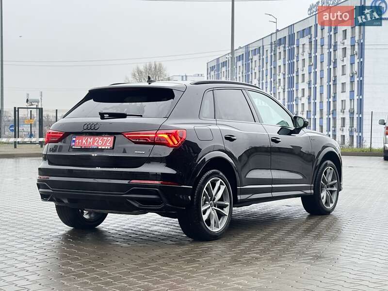 Внедорожник / Кроссовер Audi Q3 2024 в Киеве
