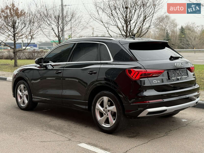 Внедорожник / Кроссовер Audi Q3 2020 в Киеве