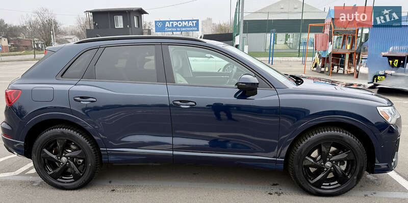 Позашляховик / Кросовер Audi Q3 2019 в Києві