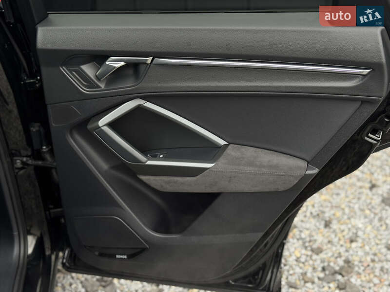 Внедорожник / Кроссовер Audi Q3 2022 в Луцке