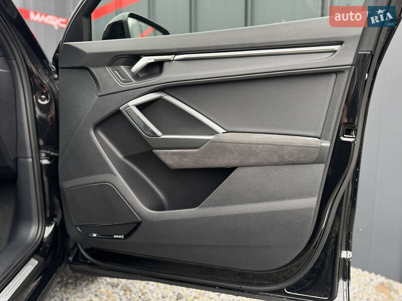 Внедорожник / Кроссовер Audi Q3 2022 в Луцке