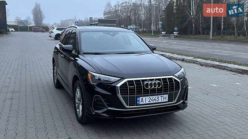 Внедорожник / Кроссовер Audi Q3 2020 в Киеве