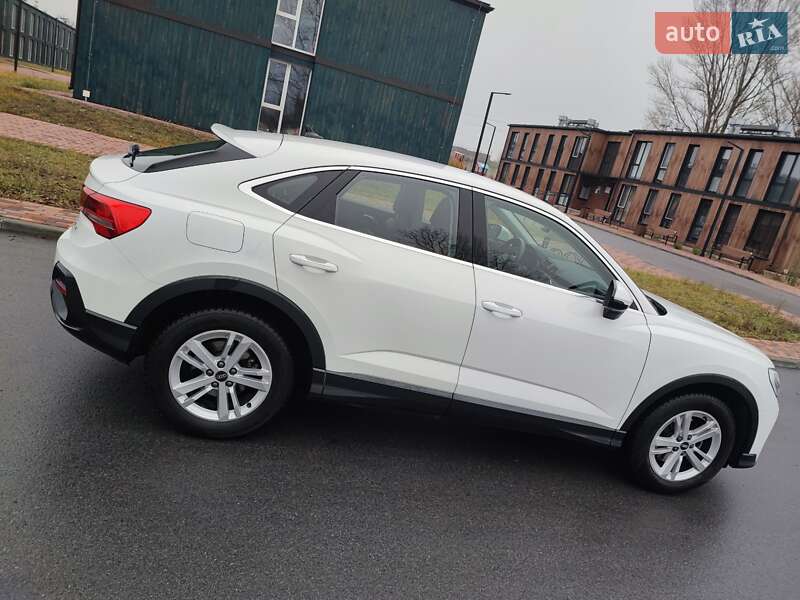 Позашляховик / Кросовер Audi Q3 2021 в Чернігові