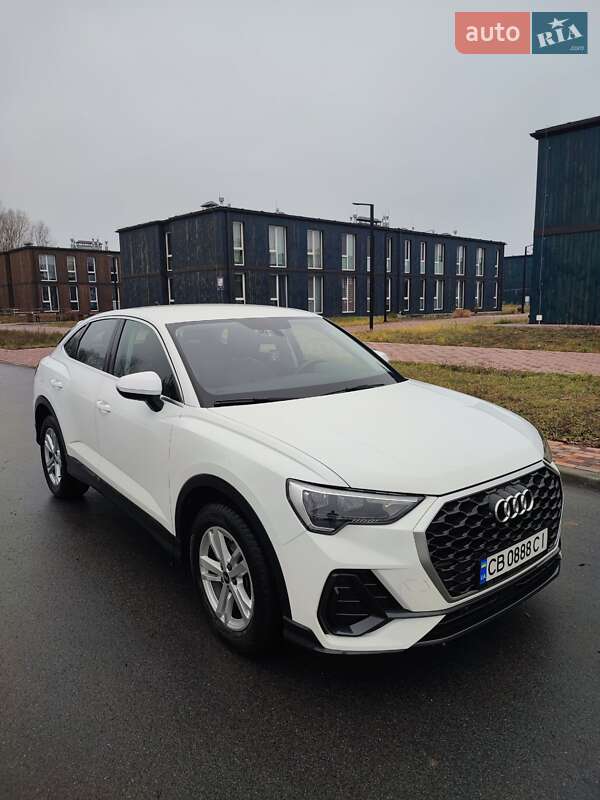 Позашляховик / Кросовер Audi Q3 2021 в Чернігові