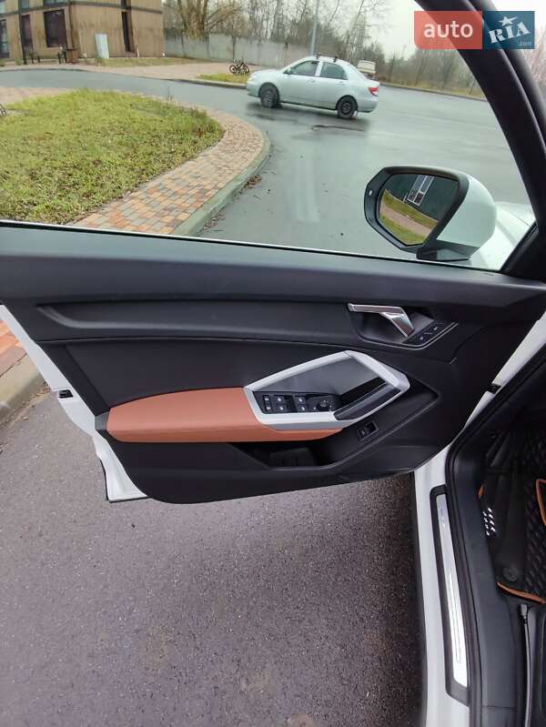 Позашляховик / Кросовер Audi Q3 2021 в Чернігові