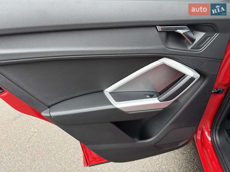Внедорожник / Кроссовер Audi Q3 2021 в Киеве фото 55 Внедорожник / Кроссовер Audi Q3 2021 в Киеве