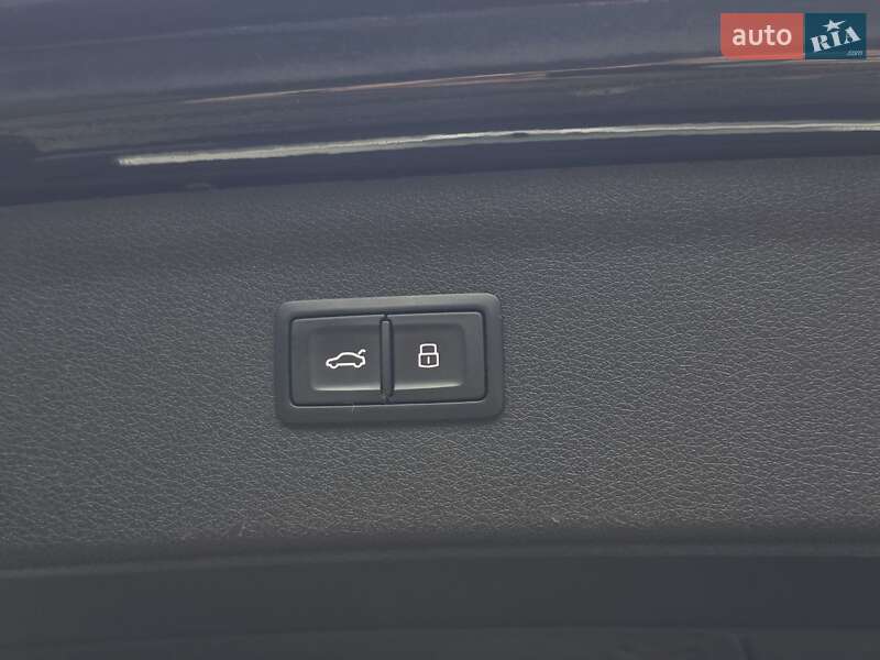 Внедорожник / Кроссовер Audi Q3 2017 в Тернополе