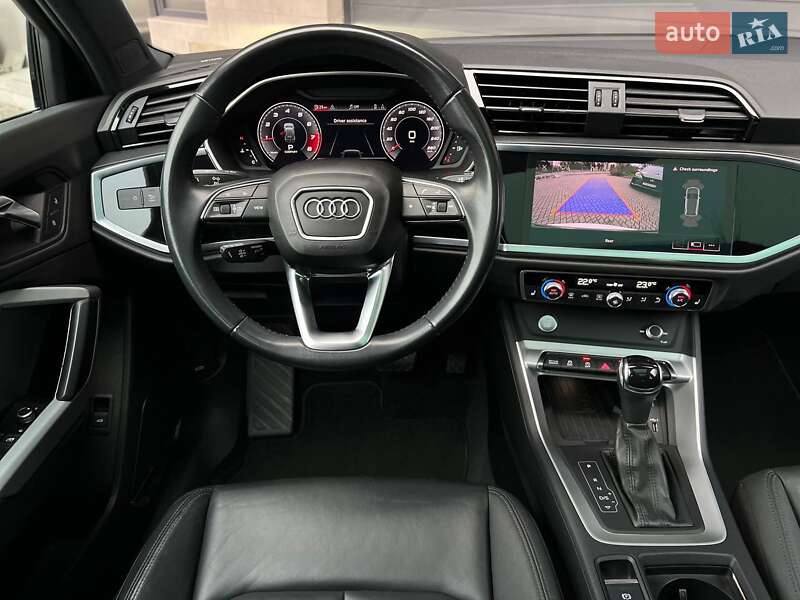 Внедорожник / Кроссовер Audi Q3 2019 в Одессе