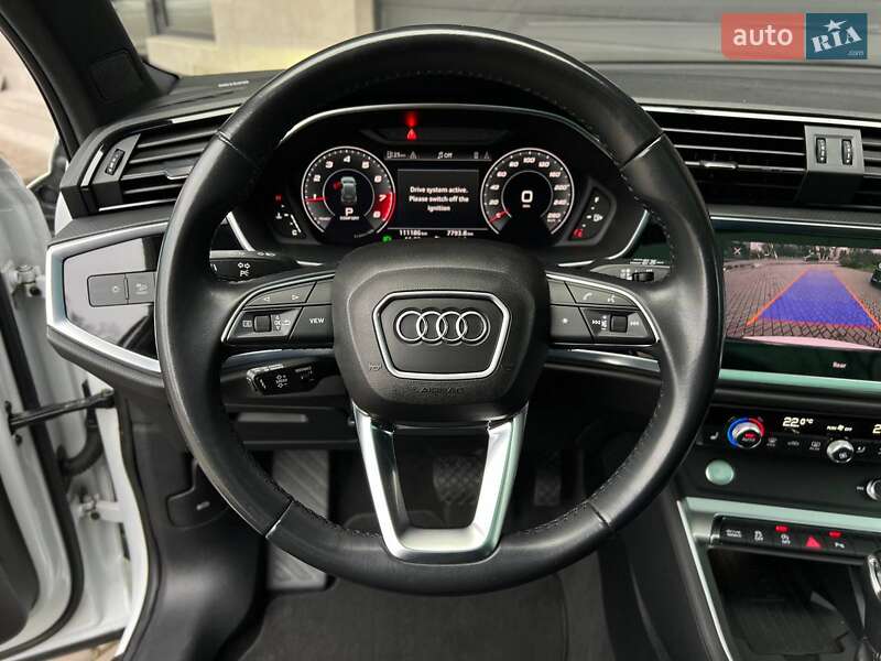 Внедорожник / Кроссовер Audi Q3 2019 в Одессе