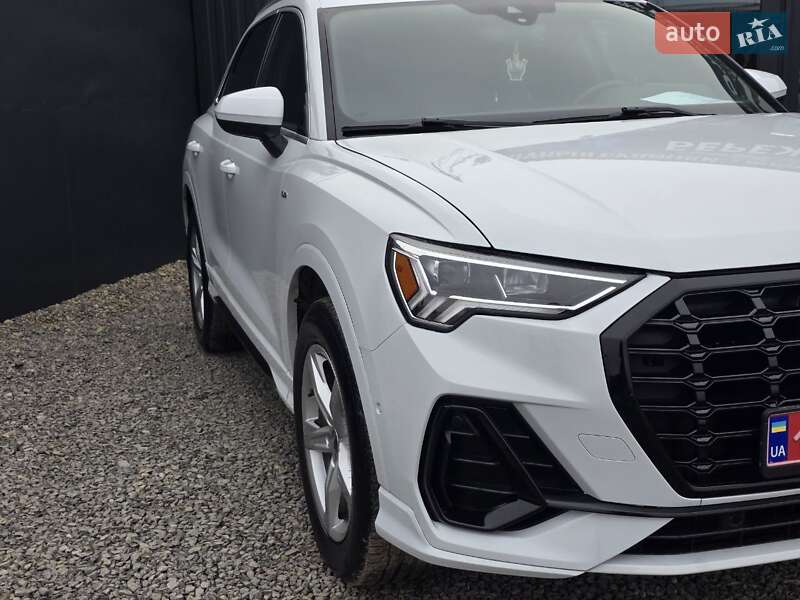 Внедорожник / Кроссовер Audi Q3 2019 в Тернополе