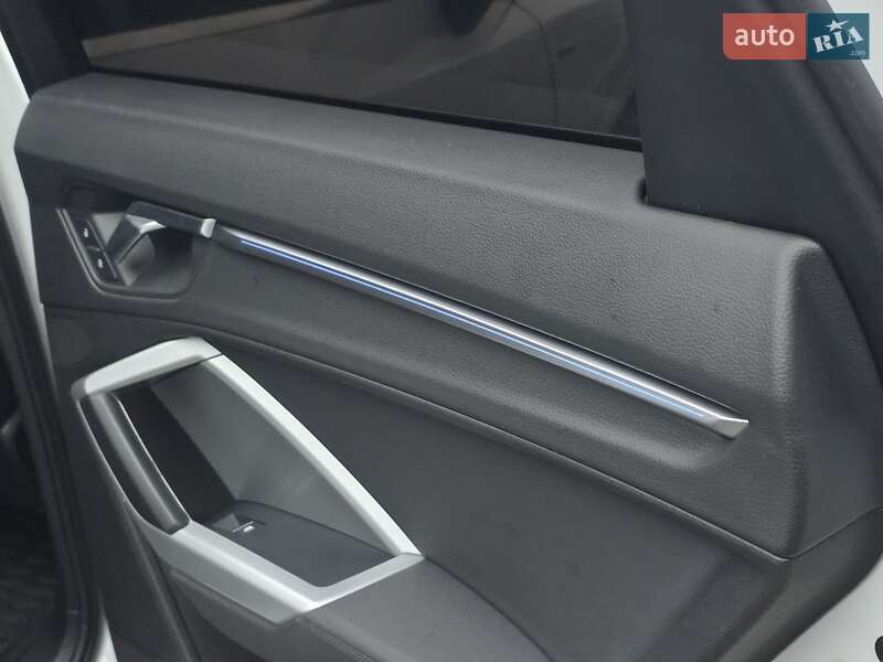 Внедорожник / Кроссовер Audi Q3 2019 в Тернополе