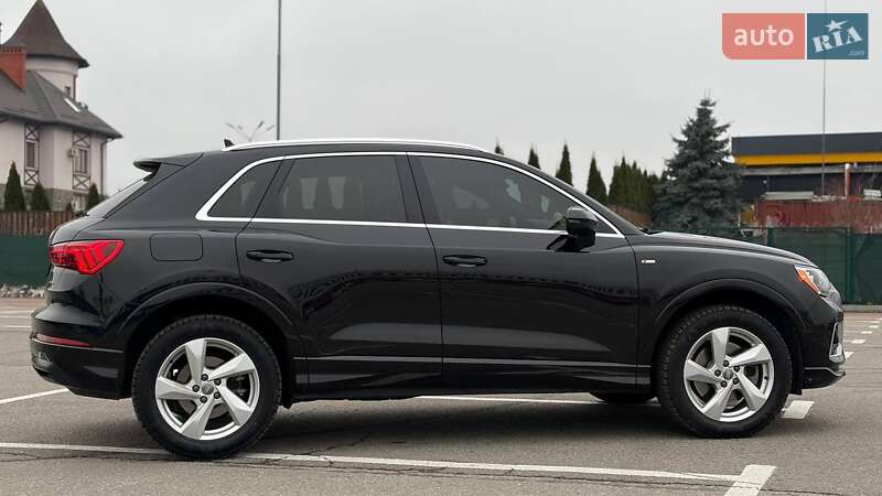 Внедорожник / Кроссовер Audi Q3 2019 в Львове