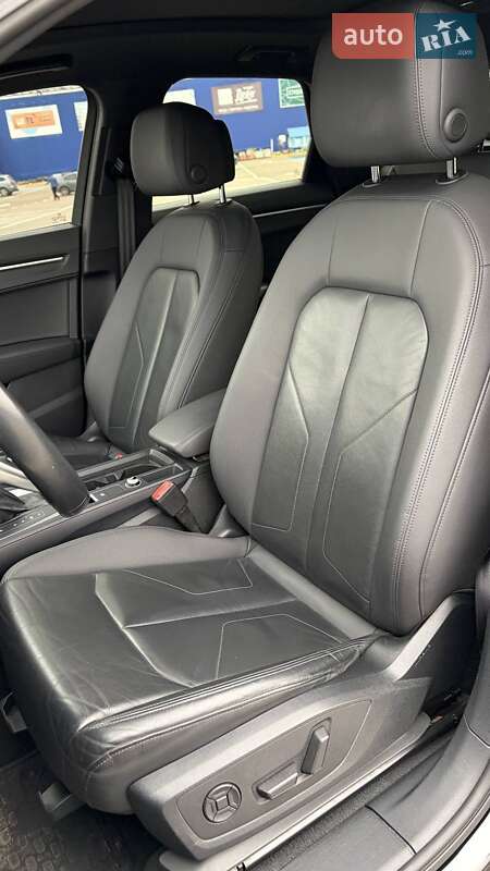 Внедорожник / Кроссовер Audi Q3 2019 в Львове