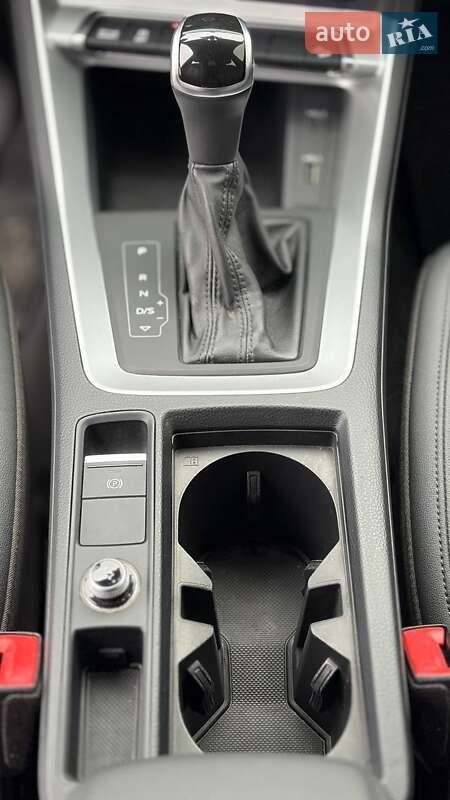 Внедорожник / Кроссовер Audi Q3 2019 в Львове