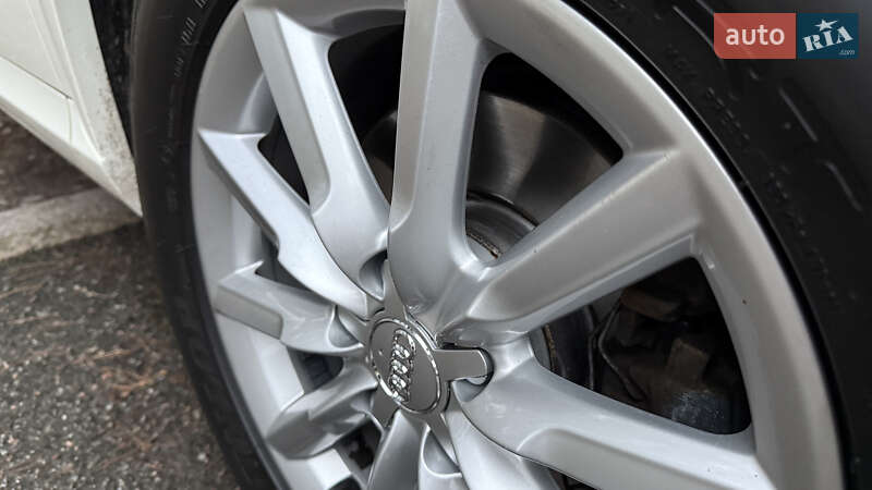 Внедорожник / Кроссовер Audi Q3 2013 в Киеве