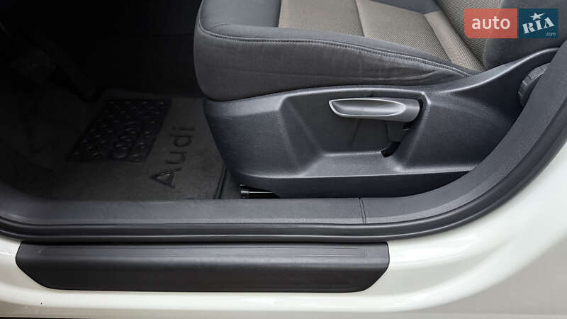 Внедорожник / Кроссовер Audi Q3 2013 в Киеве