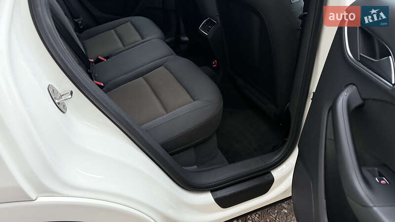 Внедорожник / Кроссовер Audi Q3 2013 в Киеве