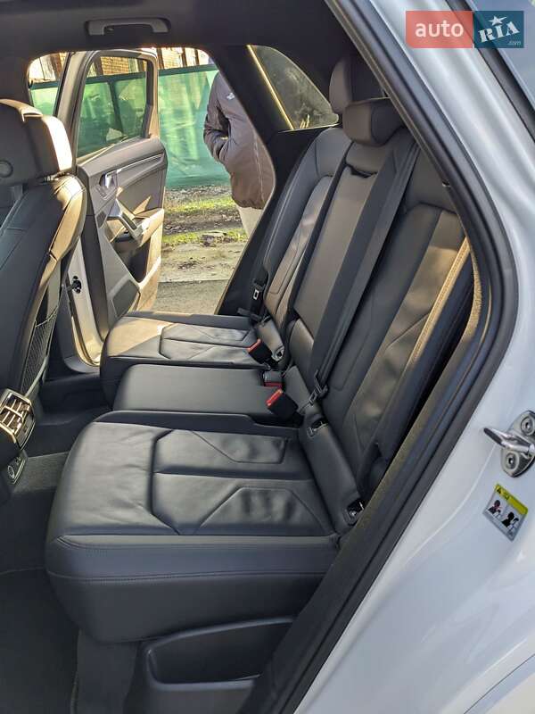 Внедорожник / Кроссовер Audi Q3 2019 в Лубнах фото 36 Внедорожник / Кроссовер Audi Q3 2019 в Лубнах